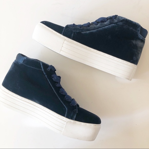NWOB Kenneth Cole Janette Navy Blue Velvet Platform Sneaker Size 7 - Picture 8 of 8